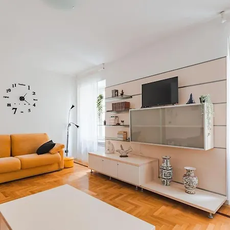 Piazza Unita Apartman *
